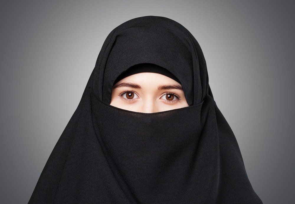 นิกอบ นิกอบ