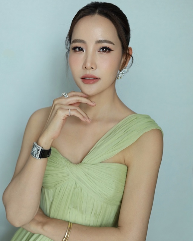 จ๋า ธนนนท์ นิรามิษ ภรรยา อนุทิน ชาญวีรกูล จ๋า ธนนนท์ นิรามิษ ภรรยา อนุทิน ชาญวีรกูล