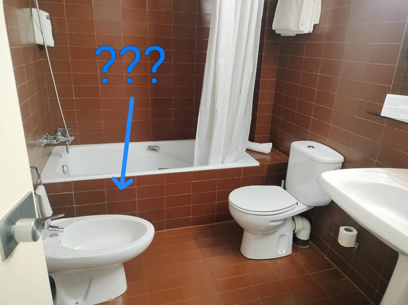 Bidet โถชำระที่คล้ายส้วม Bidet โถชำระที่คล้ายส้วม