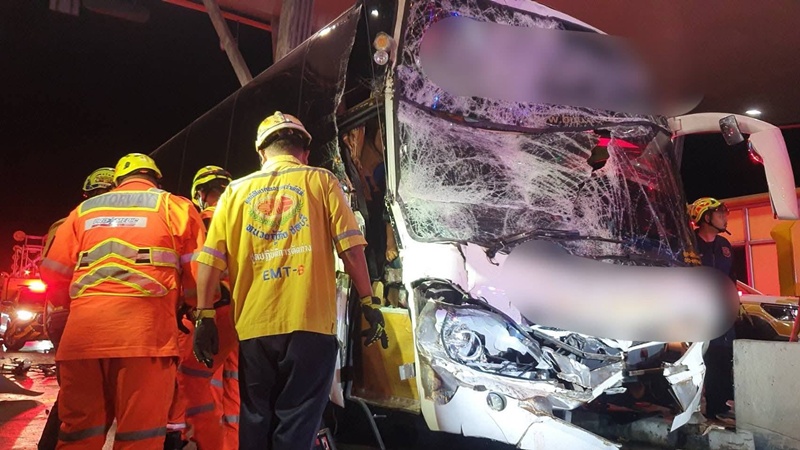 เปิดสาเหตุรถบัสมหาวิทยาลัย ชนท้ายอีกคัน เปิดสาเหตุรถบัสมหาวิทยาลัย ชนท้ายอีกคัน