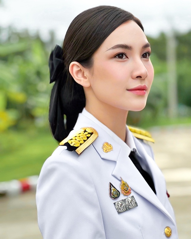 เงินเดือนผู้กองแคท เงินเดือนผู้กองแคท