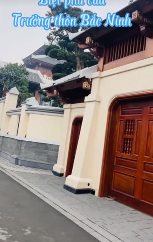 บ้านผู้ใหญ่บ้านในเวียดนาม อลังการราวกับฉากถ่ายหนัง บ้านผู้ใหญ่บ้านในเวียดนาม อลังการราวกับฉากถ่ายหนัง