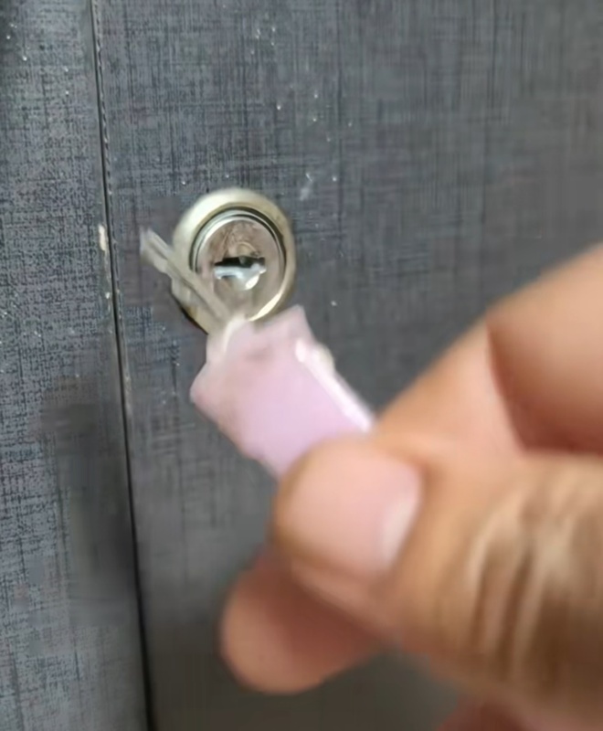 ไวรัล 1 ล้าน เคล็ดลับดึงกุญแจหักคาลูกบิด ไวรัล 1 ล้าน เคล็ดลับดึงกุญแจหักคาลูกบิด