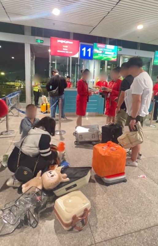 แม่พาลูกเดินทาง ถือสัมภาระขึ้นเครื่อง 21 กก. แม่พาลูกเดินทาง ถือสัมภาระขึ้นเครื่อง 21 กก.