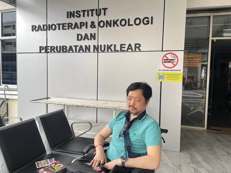 ท่านอ่อง จักรีวัชร วิวัชรวงศ์ ท่านอ่อง จักรีวัชร วิวัชรวงศ์