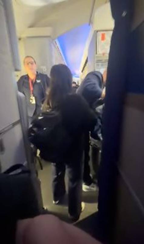 เครื่องบินอพยพฉุกเฉิน เครื่องบินอพยพฉุกเฉิน