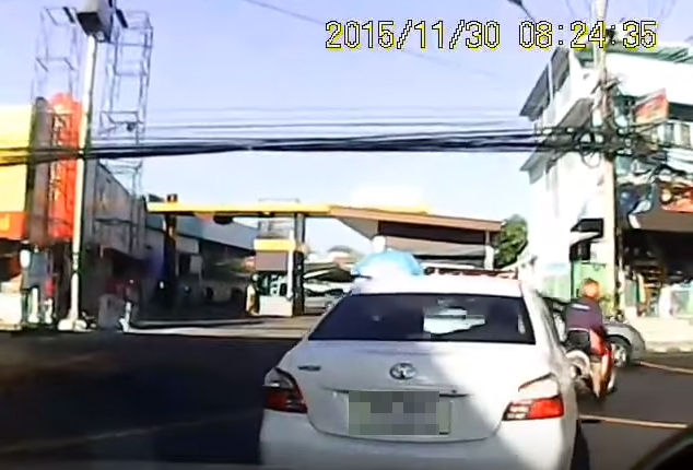 สาวโวย แม่ถูกเก๋งชน-เหยียบจนเสียชีวิต คู่กรณีไม่สำนึก สาวโวย แม่ถูกเก๋งชน-เหยียบจนเสียชีวิต คู่กรณีไม่สำนึก