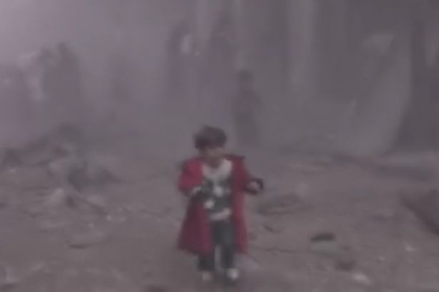 คลิป 2 เด็กซีเรียวิ่งร้องไห้หาแม่ คลิป 2 เด็กซีเรียวิ่งร้องไห้หาแม่