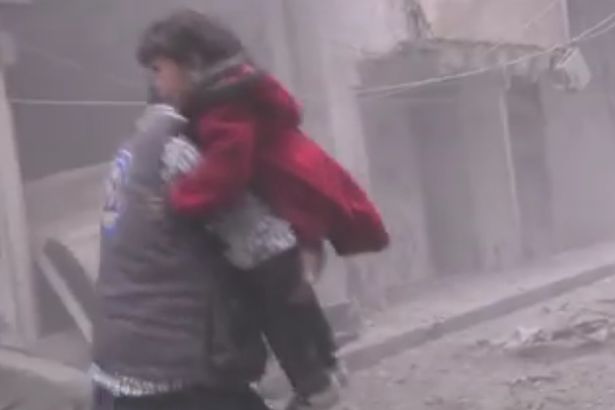 คลิป 2 เด็กซีเรียวิ่งร้องไห้หาแม่ คลิป 2 เด็กซีเรียวิ่งร้องไห้หาแม่