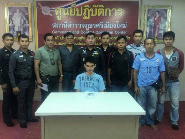 หนุ่มใช้ตะเกียบแทงลูกค้า หนุ่มใช้ตะเกียบแทงลูกค้า