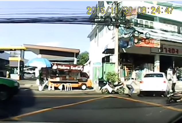 สาวโวย แม่ถูกเก๋งชน-เหยียบจนเสียชีวิต คู่กรณีไม่สำนึก สาวโวย แม่ถูกเก๋งชน-เหยียบจนเสียชีวิต คู่กรณีไม่สำนึก