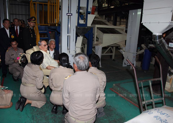 ในหลวง เสด็จฯ ทอดพระเนตรโครงการส่วนพระองค์สวนจิตรลดา ในหลวง เสด็จฯ ทอดพระเนตรโครงการส่วนพระองค์สวนจิตรลดา