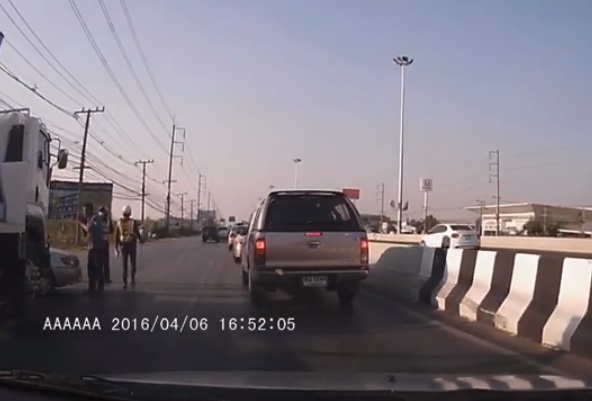 สิบล้อเบียดเก๋ง สิบล้อเบียดเก๋ง