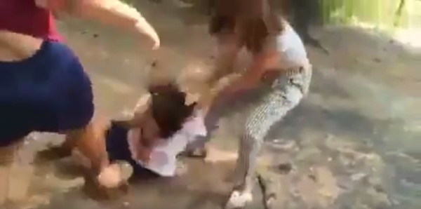 คลิปรุมตบเด็ก ม.ต้น คลิปรุมตบเด็ก ม.ต้น