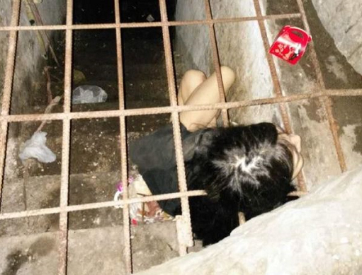 ครอบครัวใจร้ายจับหญิงป่วยจิตขังคุกใต้ดิน ครอบครัวใจร้ายจับหญิงป่วยจิตขังคุกใต้ดิน