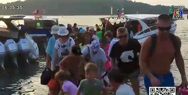 สปีดโบ๊ทล่มใกล้เกาะสิมิลัน สปีดโบ๊ทล่มใกล้เกาะสิมิลัน