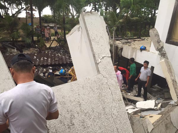 รร.สยามบีชเกาะช้างถล่ม รร.สยามบีชเกาะช้างถล่ม