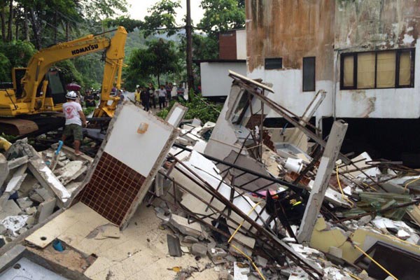 รร.สยามบีชเกาะช้างถล่ม รร.สยามบีชเกาะช้างถล่ม