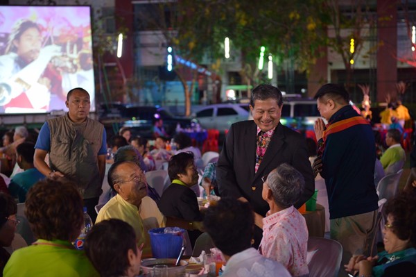 เฉลิม อยู่บำรุง เฉลิม อยู่บำรุง