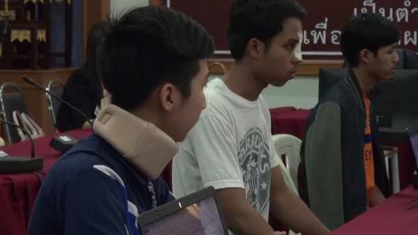 ตำรวจซ้อมนักศึกษา ตำรวจซ้อมนักศึกษา