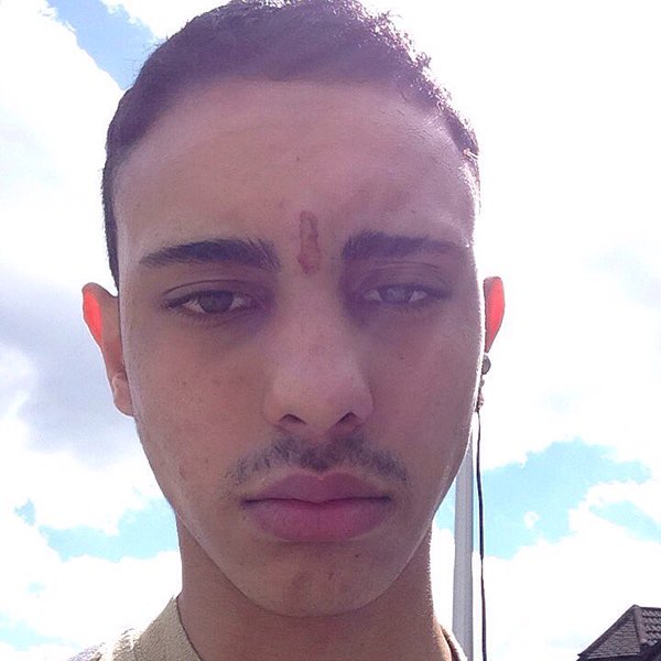 หนุ่มติสต์แตกเฉือนหัวนมตัวเองขาย หนุ่มติสต์แตกเฉือนหัวนมตัวเองขาย