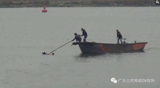 สาวจีนรอดชีวิต หลังโดดน้ำฆ่าตัวตายแต่ดันไม่จม สาวจีนรอดชีวิต หลังโดดน้ำฆ่าตัวตายแต่ดันไม่จม