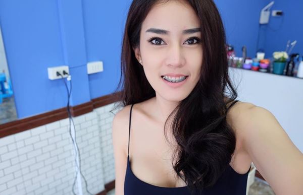 ทราย ช่างตัดผม ทราย ช่างตัดผม