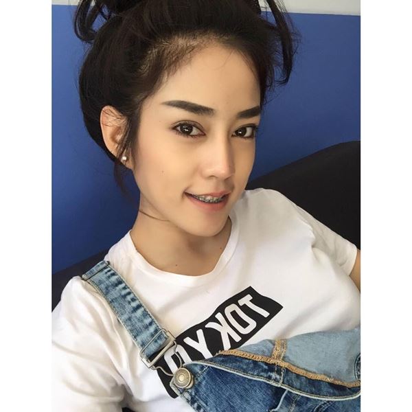 ทราย ช่างตัดผม ทราย ช่างตัดผม