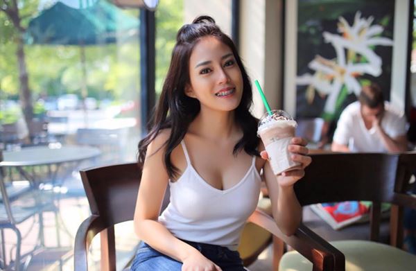 ทราย ช่างตัดผม ทราย ช่างตัดผม