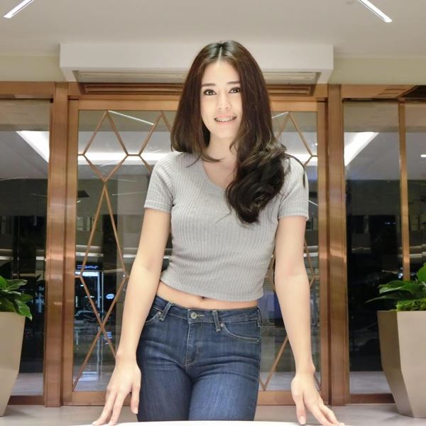 ทราย ช่างตัดผม ทราย ช่างตัดผม