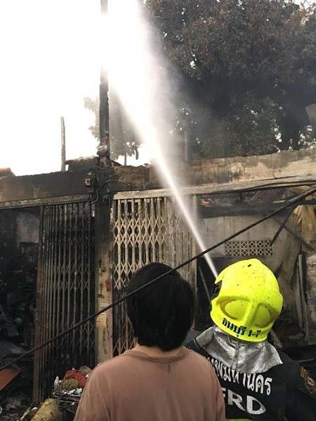 ไฟไหม้ชุมชนตากสิน 23 ไฟไหม้ชุมชนตากสิน 23