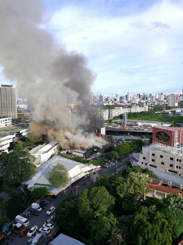 ไฟไหม้ผับดังย่าน RCA ไฟไหม้ผับดังย่าน RCA