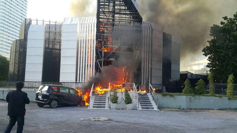 ไฟไหม้ผับดังย่าน RCA ไฟไหม้ผับดังย่าน RCA