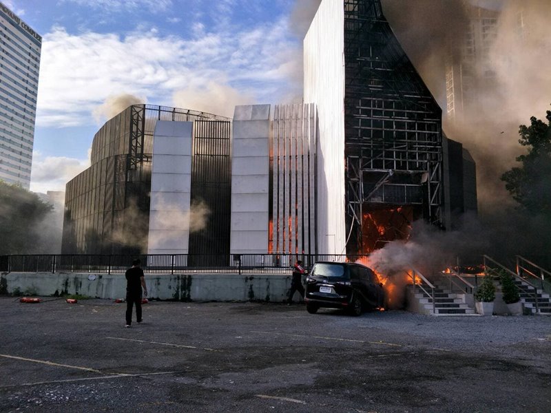 ไฟไหม้ผับดังย่าน RCA ไฟไหม้ผับดังย่าน RCA