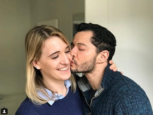 ผู้กอง ฮันนาห์-เจค กราฟ ผู้กอง ฮันนาห์-เจค กราฟ