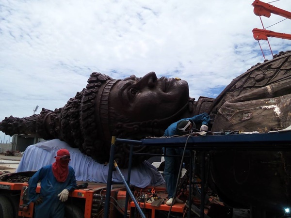 เคลื่อนย้าย พระบรมราชานุสาวรีย์ ร.1 และ ร.4 เคลื่อนย้าย พระบรมราชานุสาวรีย์ ร.1 และ ร.4