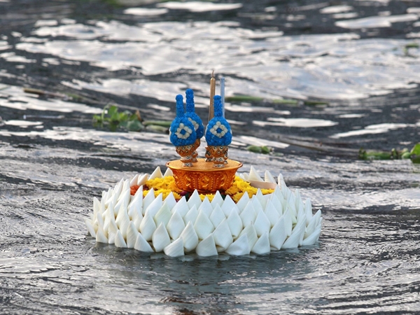 ลอยพระประทีป ลอยพระประทีป