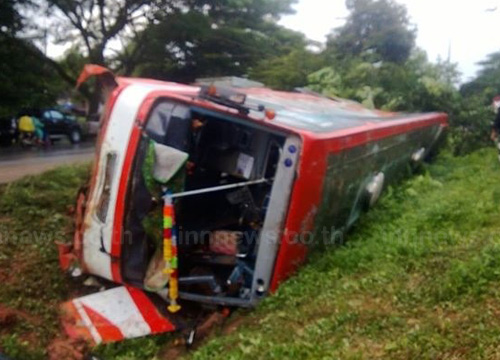 รถทัวร์คว่ำ รถทัวร์คว่ำ