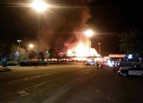 ชัดแล้ว ! ระเบิดเซ็นทรัลสมุย เป็นคาร์บอมบ์-รถถูกปล้นมาจากยะลา ชัดแล้ว ! ระเบิดเซ็นทรัลสมุย เป็นคาร์บอมบ์-รถถูกปล้นมาจากยะลา