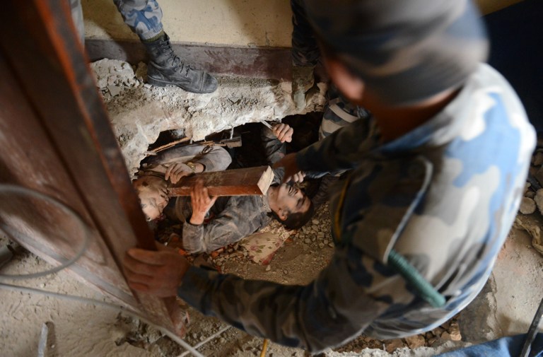 ประมวลภาพสลดใจ ความยับเยินของเนปาลหลังธรณีพิโรธหนัก ประมวลภาพสลดใจ ความยับเยินของเนปาลหลังธรณีพิโรธหนัก