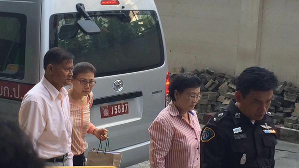 พ่อแม่ ท่านผู้หญิงศรีรัศมิ์ พ่อแม่ ท่านผู้หญิงศรีรัศมิ์