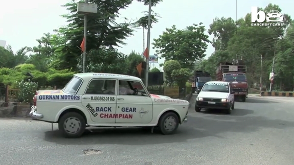 คนขับแท็กซี่อินเดีย โชว์สกิลเทพ ขับรถถอยหลัง คนขับแท็กซี่อินเดีย โชว์สกิลเทพ ขับรถถอยหลัง