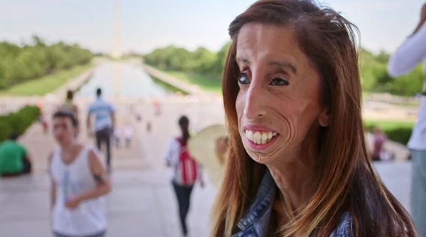 ลิซซี่ วีลาสเควซ ลิซซี่ วีลาสเควซ