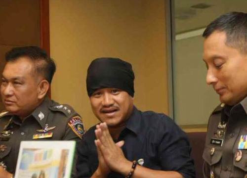 อู๊ด เป็นต่อ เข้าชี้แจงตำรวจแล้ว ยันไม่เกี่ยวข้องยูฟัน-ถูกแอบอ้าง อู๊ด เป็นต่อ เข้าชี้แจงตำรวจแล้ว ยันไม่เกี่ยวข้องยูฟัน-ถูกแอบอ้าง