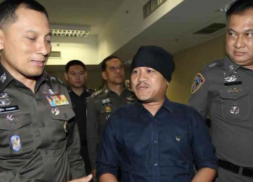 อู๊ด เป็นต่อ เข้าชี้แจงตำรวจแล้ว ยันไม่เกี่ยวข้องยูฟัน-ถูกแอบอ้าง อู๊ด เป็นต่อ เข้าชี้แจงตำรวจแล้ว ยันไม่เกี่ยวข้องยูฟัน-ถูกแอบอ้าง