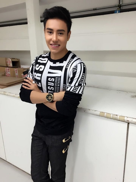 นักธุรกิจสาวเปิดปากร่ายความสัมพันธ์ มิตร มิตรชัย นักธุรกิจสาวเปิดปากร่ายความสัมพันธ์ มิตร มิตรชัย