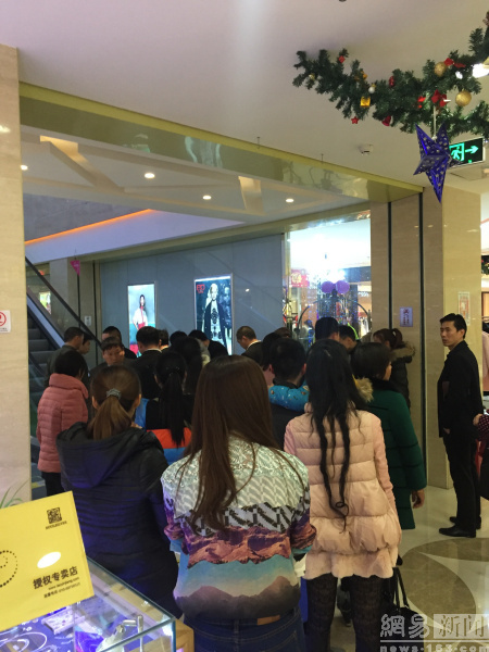 เด็ก 2 ขวบตกบันไดเลื่อน เด็ก 2 ขวบตกบันไดเลื่อน