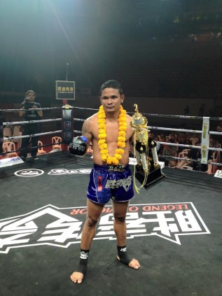 นักมวยเมืองคอน มาท้าต่อย บัวขาว บัญชาเมฆ นักมวยเมืองคอน มาท้าต่อย บัวขาว บัญชาเมฆ