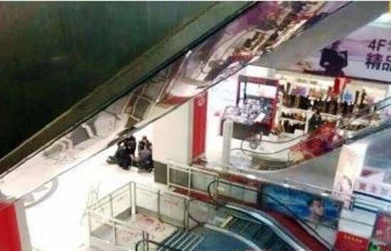 ชายจีนวิวาทฆ่าตัดคอโหด ชายจีนวิวาทฆ่าตัดคอโหด