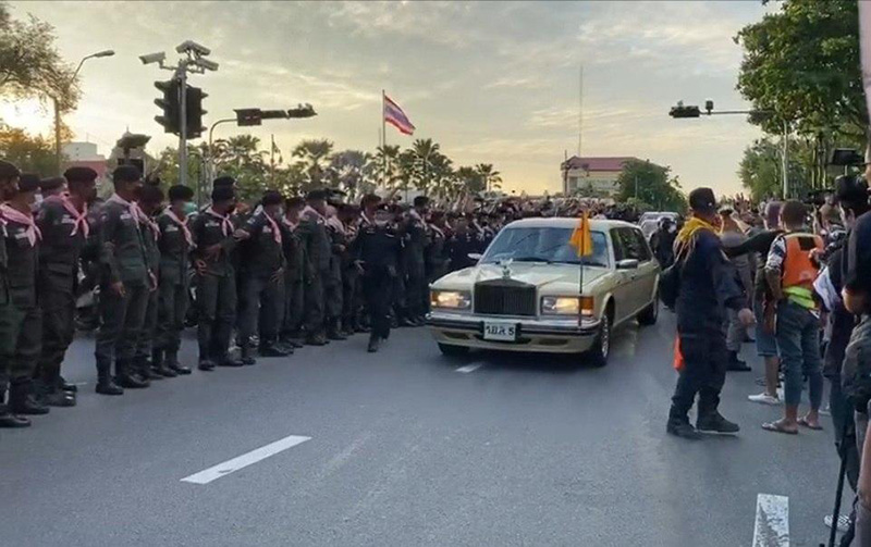 รถพระที่นั่ง รถพระที่นั่ง